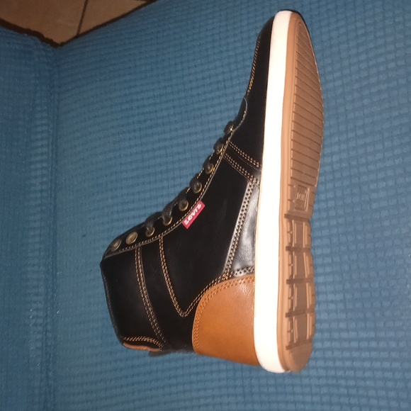 Shoes - Picture 2 of 2